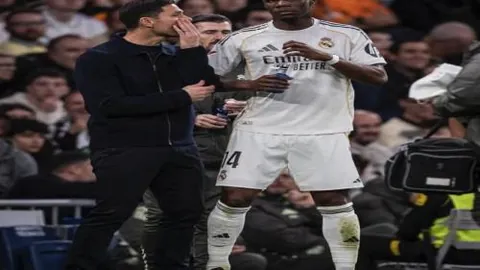 米拉拉斯退役告别，重温埃弗顿技术流璀璨时光！